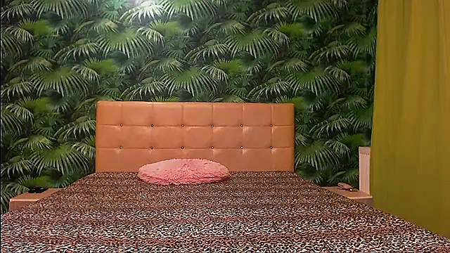 Snapshot of Stella_John chatting on January 20, 2025, 5:48 am Stella John online show from January 20, 2025, 5:48 am