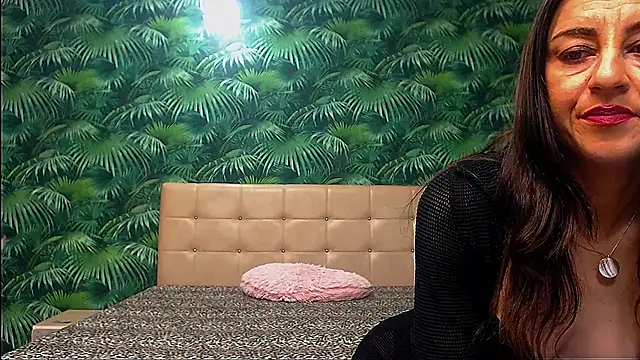 Snapshot of Stella_John chatting on November 26, 2025, 5:08 am Stella John online show from November 26, 2025, 5:08 am