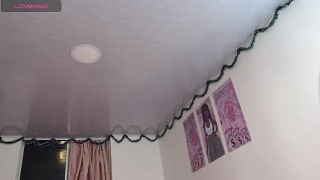 Snapshot of violett_brown9 chatting on April 7, 2026, 4:02 am violett brown9 online show from April 7, 2026, 4:02 am