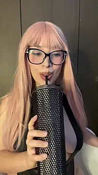 Snapshot of EmmaInPink chatting on February 14, 2026, 3:09 pm EmmaInPink online show from February 14, 2026, 3:09 pm