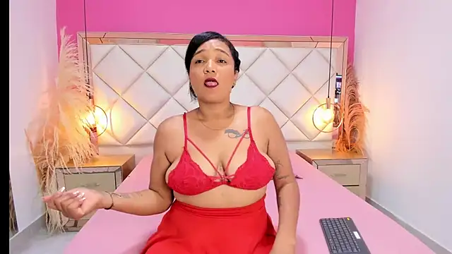 Sara Cherry  online show from December 20, 2025, 11:56 pm