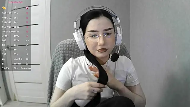 Snapshot of FaviolaHurl chatting on December 20, 2025, 6:04 pm FaviolaHurl online show from December 20, 2025, 6:04 pm