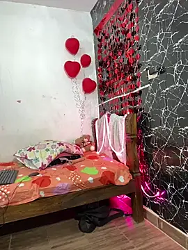 TheSexyLaura online show from February 12, 2026, 9:10 pm