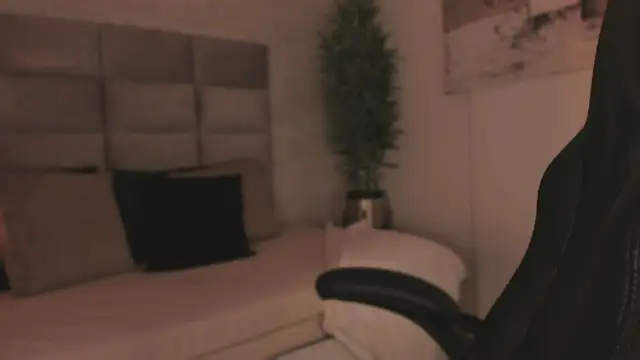 Snapshot of Lilith_Sage_ chatting on February 19, 2026, 7:43 pm Lilith Sage online show from February 19, 2026, 7:43 pm