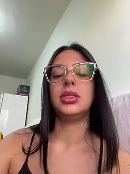 Snapshot of jujuarantes__2026 chatting on February 25, 2026, 12:37 pm jujuarantes 2026 online show from February 25, 2026, 12:37 pm