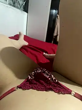 isabellasouza20 online show from December 22, 2025, 4:31 am