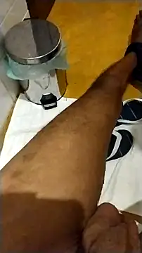 Snapshot of Novinhoie chatting on February 17, 2026, 9:32 pm Novinhoie online show from February 17, 2026, 9:32 pm