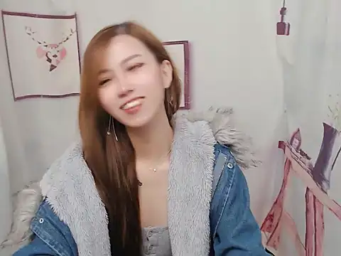 Snapshot of whitecat13 chatting on February 3, 2026, 12:21 pm whitecat13 online show from February 3, 2026, 12:21 pm