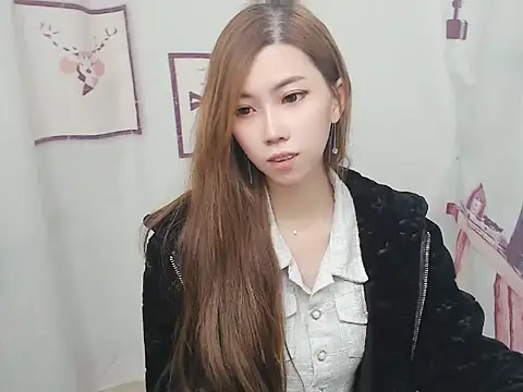 Snapshot of whitecat13 chatting on February 11, 2026, 10:42 am whitecat13 online show from February 11, 2026, 10:42 am