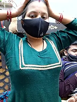 Radhacpl9528 online show from January 13, 2026, 3:39 pm