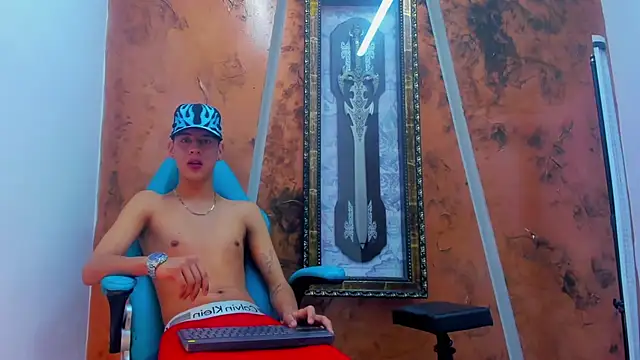 Snapshot of tommy_bigcock19_ chatting on December 22, 2025, 7:05 am tommy bigcock19 online show from December 22, 2025, 7:05 am