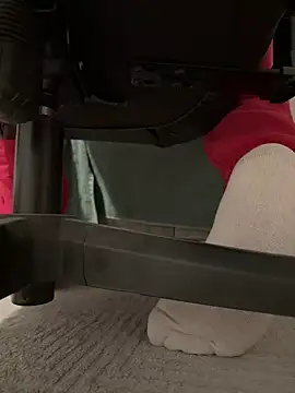 Snapshot of olricbey chatting on December 21, 2025, 2:24 pm olricbey online show from December 21, 2025, 2:24 pm