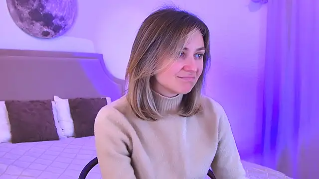 Snapshot of EmeraldGlow chatting on February 24, 2026, 2:37 pm EmeraldGlow online show from February 24, 2026, 2:37 pm