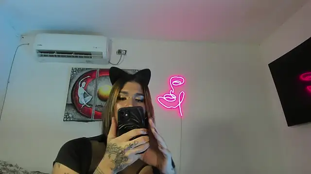 Snapshot of Maya_Nova chatting on January 18, 2026, 2:48 am Maya Nova online show from January 18, 2026, 2:48 am