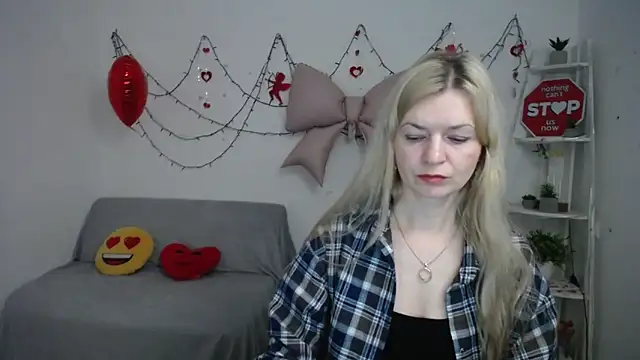 MelissaTyler online show from February 15, 2026, 5:48 am