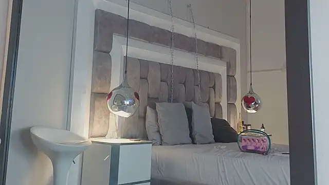 ElenaWatsonn online show from March 24, 2026, 8:25 pm