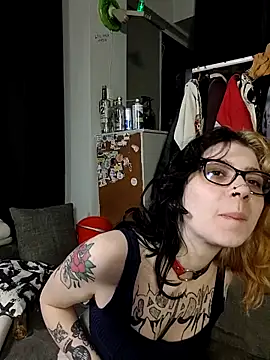 whatevaandissues online show from April 13, 2026, 12:05 am