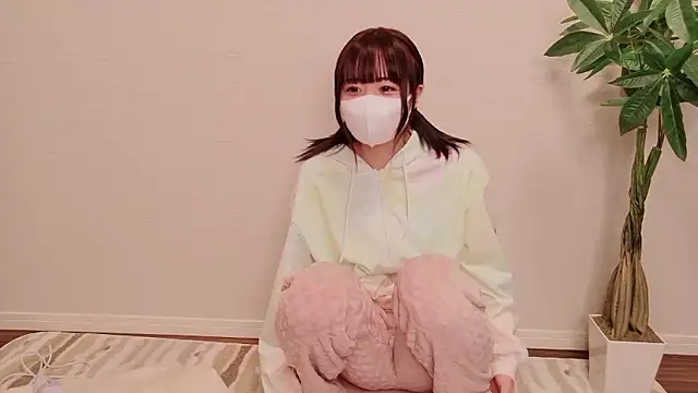 Mia--meow-- online show from January 13, 2026, 5:18 pm