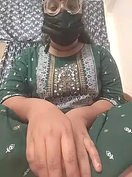 Snapshot of MaggieTelugu-15 chatting on February 13, 2026, 8:32 am MaggieTelugu-15 online show from February 13, 2026, 8:32 am