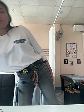 Snapshot of Chiipp69 chatting on February 23, 2026, 5:05 am Chiipp69 online show from February 23, 2026, 5:05 am