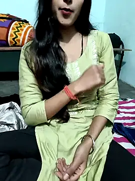 Snapshot of Yours-Zeenat chatting on January 10, 2026, 1:02 pm Yours-Zeenat online show from January 10, 2026, 1:02 pm