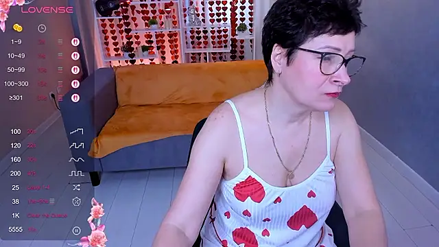 Snapshot of JennyMons chatting on February 10, 2026, 8:18 am JennyMons online show from February 10, 2026, 8:18 am