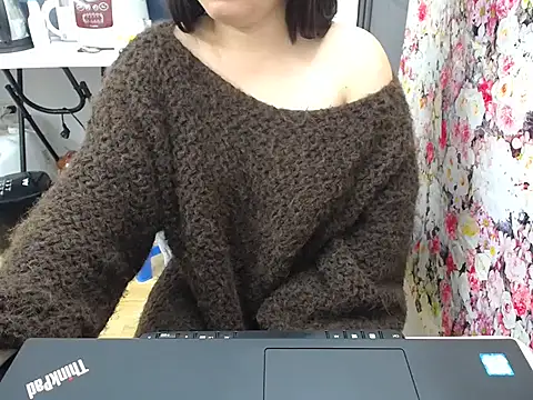 Snapshot of Coffee_Milktea chatting on February 8, 2026, 11:08 pm Coffee Milktea online show from February 8, 2026, 11:08 pm