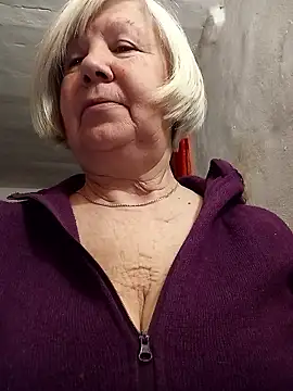 KlaudiaDarling online show from January 14, 2026, 8:47 pm