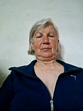 KlaudiaDarling online show from May 15, 2026, 9:27 am