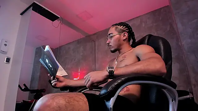 Snapshot of Maximo_Zahir chatting on January 11, 2026, 7:30 pm Maximo Zahir online show from January 11, 2026, 7:30 pm