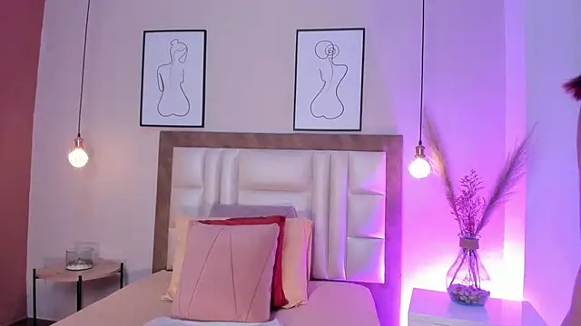 Snapshot of MiaaHarperr chatting on January 16, 2026, 12:47 am MiaaHarperr online show from January 16, 2026, 12:47 am