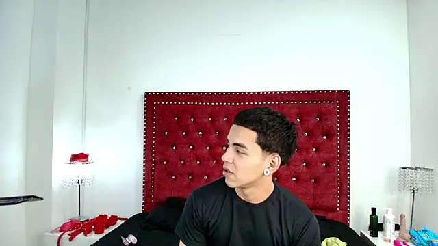Jaden and sofia online show from May 14, 2026, 3:02 am