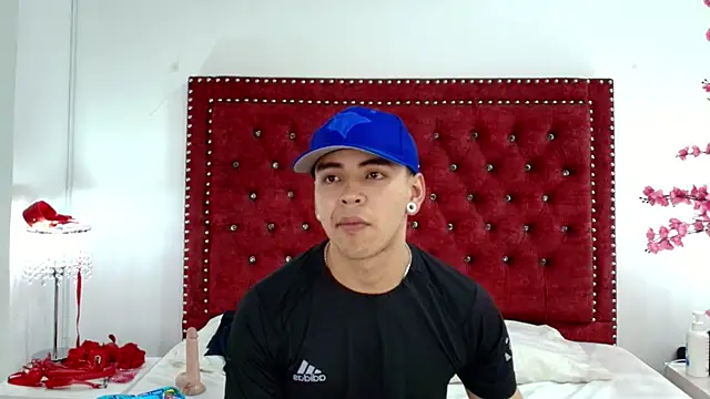 Jaden and sofia online show from May 15, 2026, 3:13 am