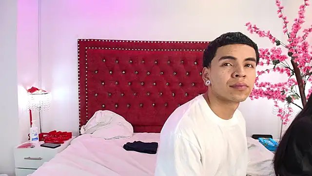 Jaden and sofia online show from May 17, 2026, 4:14 pm