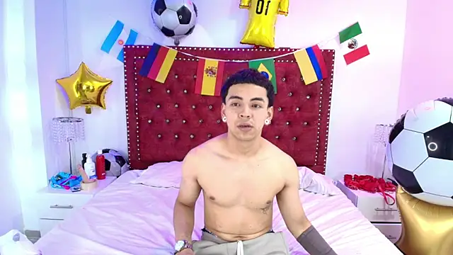 Jaden and sofia online show from June 18, 2026, 3:40 am