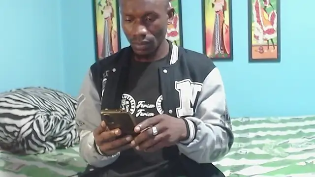 miltonjjakee online show from December 23, 2025, 2:31 am