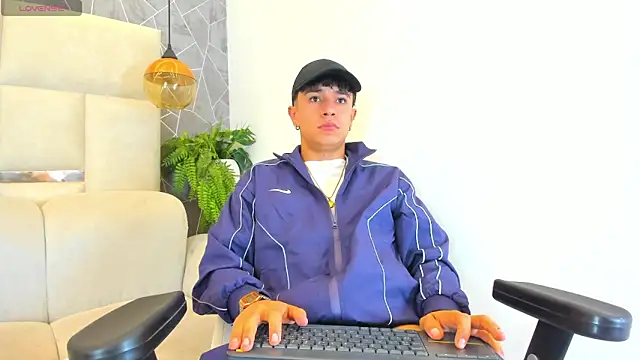 Snapshot of imxxjoel chatting on March 1, 2026, 5:09 am imxxjoel online show from March 1, 2026, 5:09 am