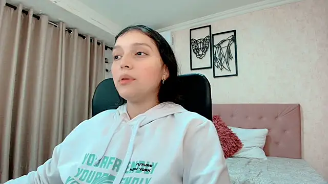 Snapshot of littlemolly_walcott chatting on March 9, 2026, 2:15 am littlemolly walcott online show from March 9, 2026, 2:15 am
