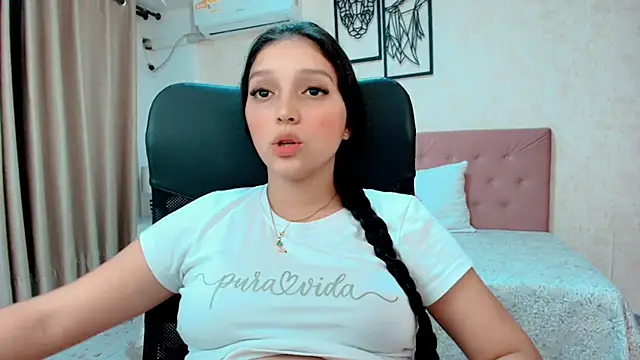 Snapshot of littlemolly_walcott chatting on April 5, 2026, 11:02 pm littlemolly walcott online show from April 5, 2026, 11:02 pm