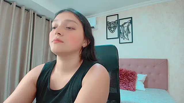 littlemolly walcott online show from June 26, 2026, 10:58 pm