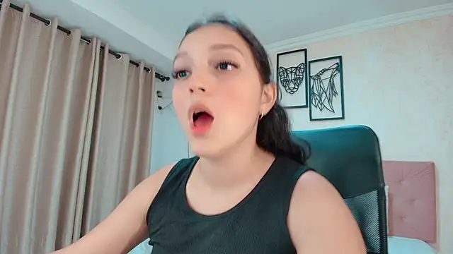 littlemolly walcott online show from July 6, 2026, 12:51 am