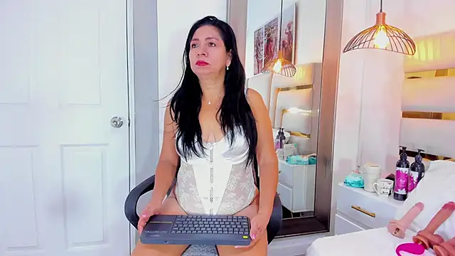 Snapshot of Noelle_Minx chatting on July 20, 2026, 4:20 pm Noelle Minx online show from July 20, 2026, 4:20 pm