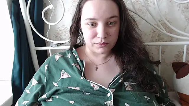 Snapshot of AmazingAllice chatting on February 7, 2026, 1:15 pm AmazingAllice online show from February 7, 2026, 1:15 pm