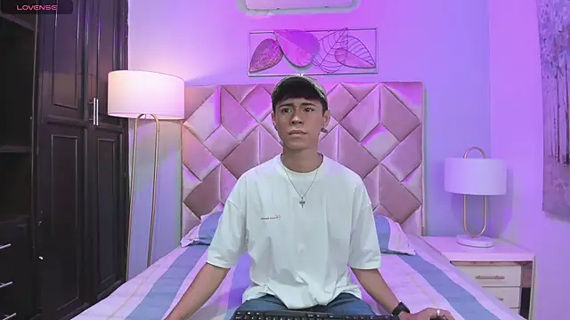 Snapshot of Dante_x06 chatting on January 14, 2026, 12:00 pm Dante x06 online show from January 14, 2026, 12:00 pm