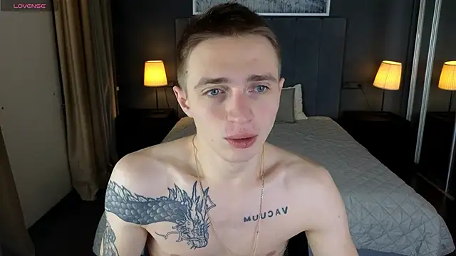 Snapshot of LEO__MILLER chatting on January 6, 2026, 4:00 pm LEO MILLER online show from January 6, 2026, 4:00 pm