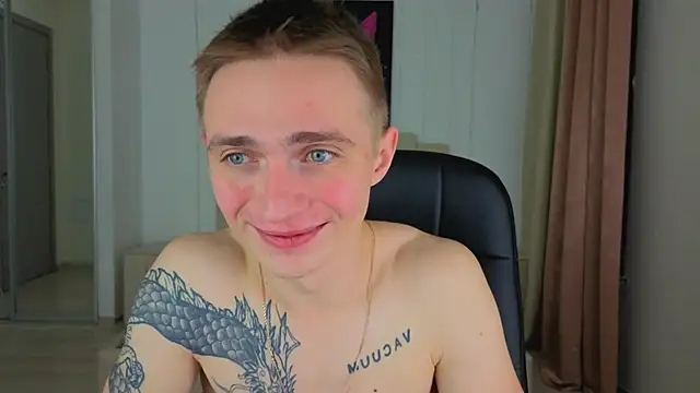 Snapshot of LEO__MILLER chatting on January 7, 2026, 4:48 am LEO MILLER online show from January 7, 2026, 4:48 am