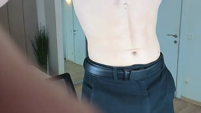 Snapshot of LEO__MILLER chatting on January 9, 2026, 4:15 am LEO MILLER online show from January 9, 2026, 4:15 am