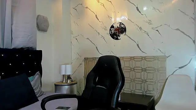 asher lux online show from April 15, 2026, 8:31 pm