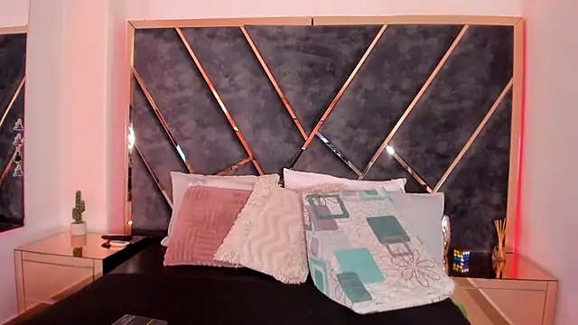 Snapshot of Chloe_Connor chatting on February 6, 2026, 3:22 am Chloe Connor online show from February 6, 2026, 3:22 am