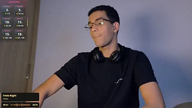 Snapshot of Pikashu7u7 chatting on February 3, 2026, 9:31 pm Pikashu7u7 online show from February 3, 2026, 9:31 pm